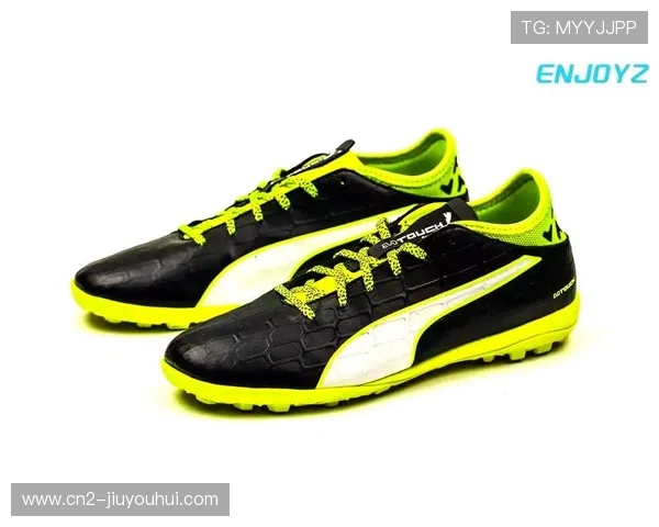 彪马足球鞋闪耀绿茵打造专业足球场地激情对决新体验